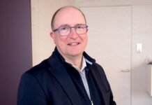 Claude Sturni – Dans un fauteuil